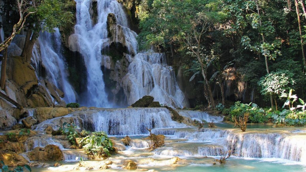 Thác nước Kuangsi hùng vĩ