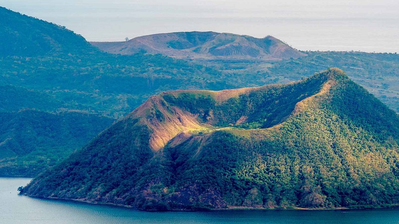 Núi lửa Taal
