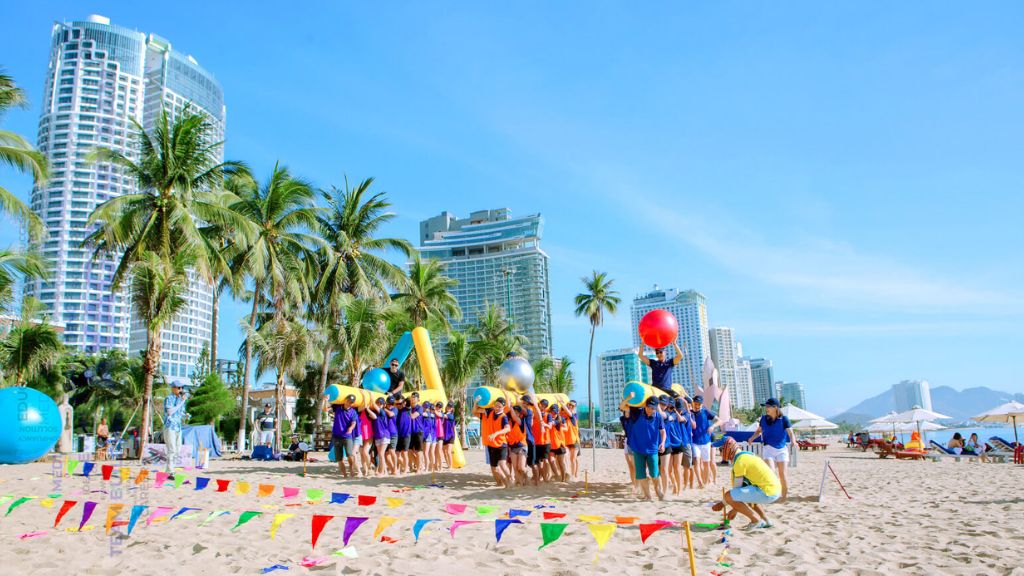 Hoạt động teambuilding tại bãi biển