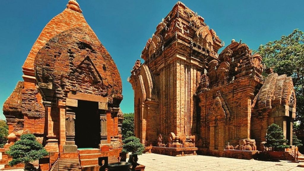 Tháp Bà Ponagar - Biểu tượng kiến trúc văn hóa Chăm Pa