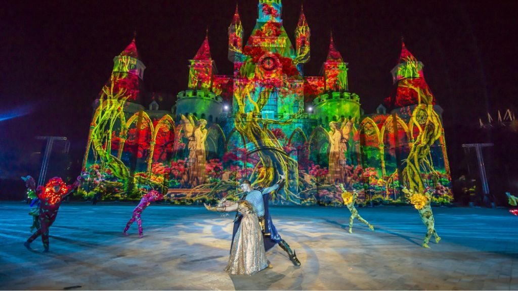 Tata show - show diễn nước hấp dẫn trong tour du lịch Nha Trang
