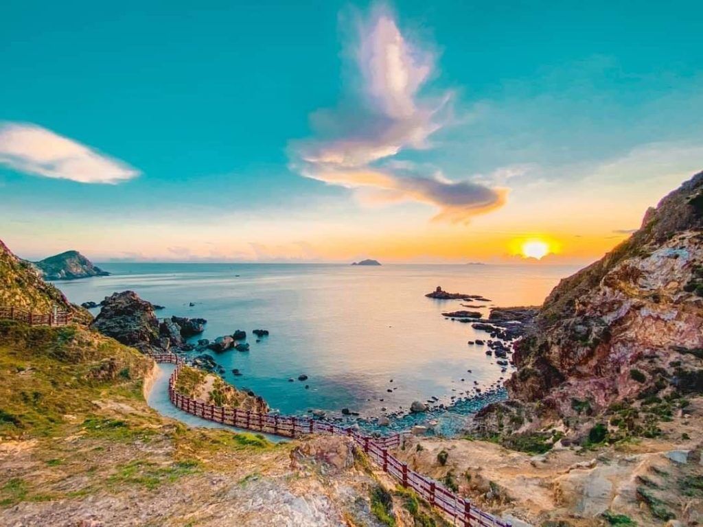 Tour Quy Nhơn Phú Yên 3 Ngày 2 Đêm | Kỳ Co – Eo Gió – Gành Đá Đĩa | Vietpower Travel
