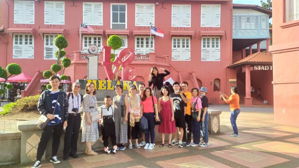 Đoàn chụp ảnh tại thành phố cổ Malacca hơn 600 năm tuổi