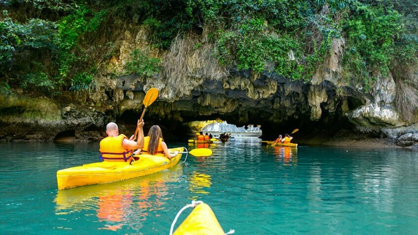 Tour Cát Bà 3N2Đ: Khám Phá Thiên Đường Bí Mật