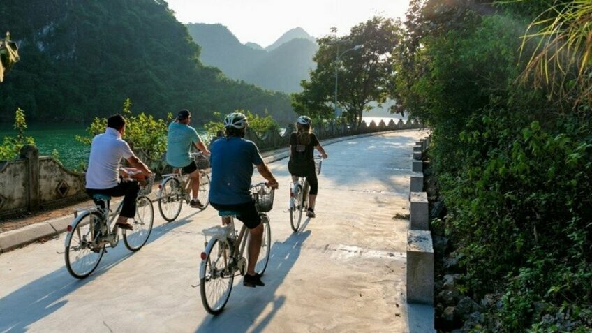 Tour Cát Bà 3N2Đ: Khám Phá Thiên Đường Bí Mật