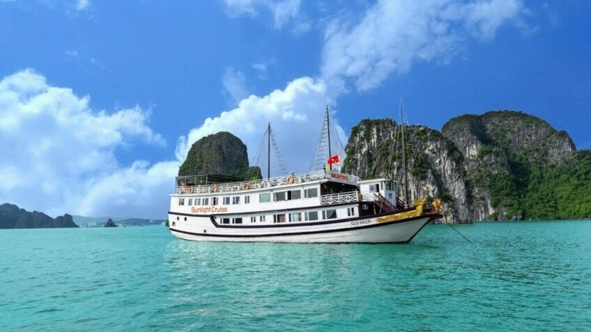 Tour Cát Bà 2 Ngày 1 Đêm | Vịnh Lan Hạ – Ngủ Đêm Du Thuyền 3★ Từ Hà Nội