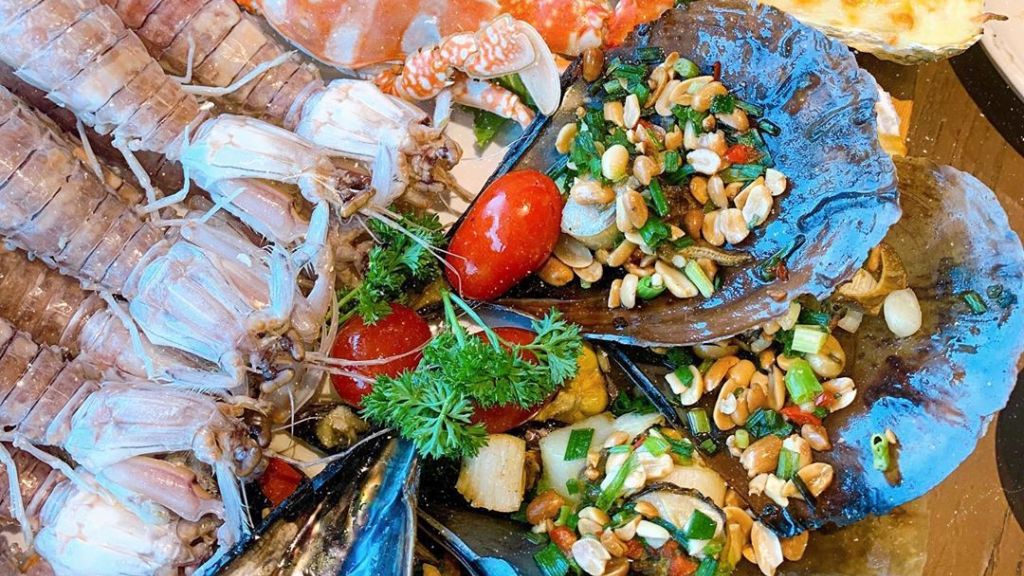 Mua sắm hải sản Cô Tô về làm quà