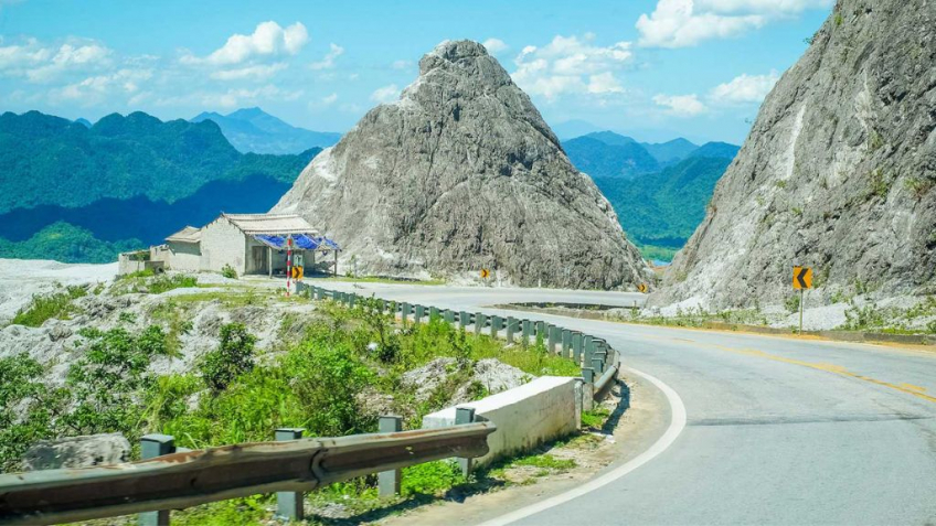Tour đoàn Hà Nội – Ba Khan – Mai Châu 2 ngày 1 đêm | Team Building & Gala Dinner
