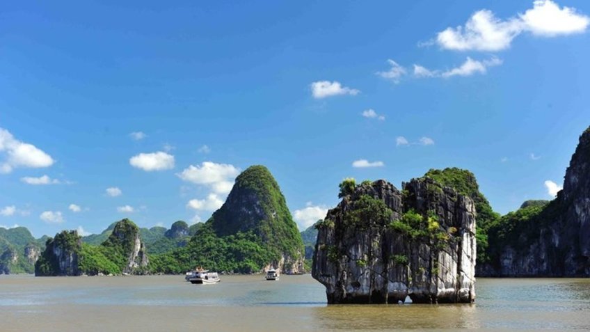 Tour du lịch Hạ Long 1 ngày: Sửng Sốt -Titop - Hang Luồn