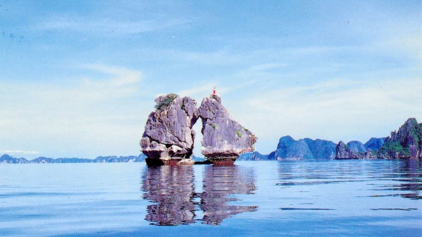 Tour du lịch Hạ Long 1 ngày: Sửng Sốt -Titop - Hang Luồn