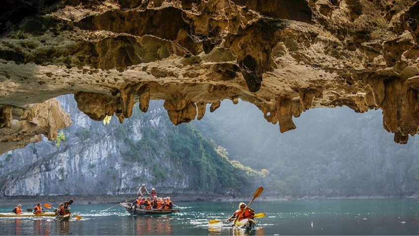 Tour du lịch Hạ Long 1 ngày: Sửng Sốt -Titop - Hang Luồn