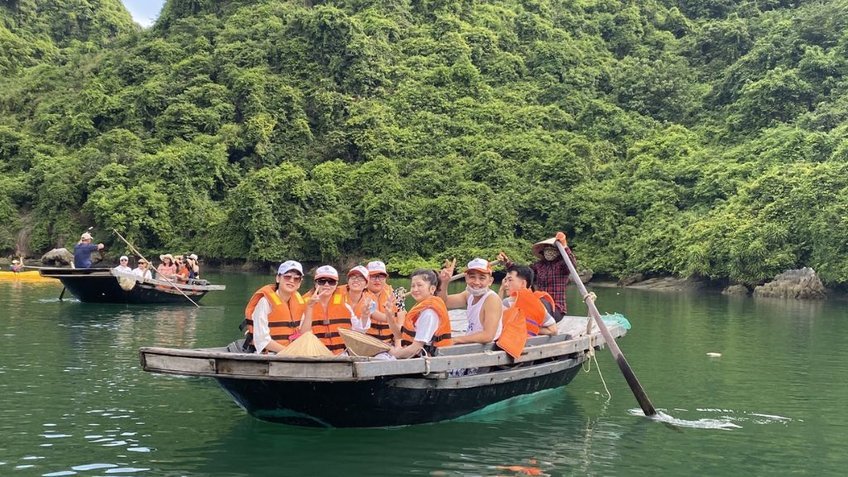 Tour du lịch Hạ Long 1 ngày: Sửng Sốt -Titop - Hang Luồn