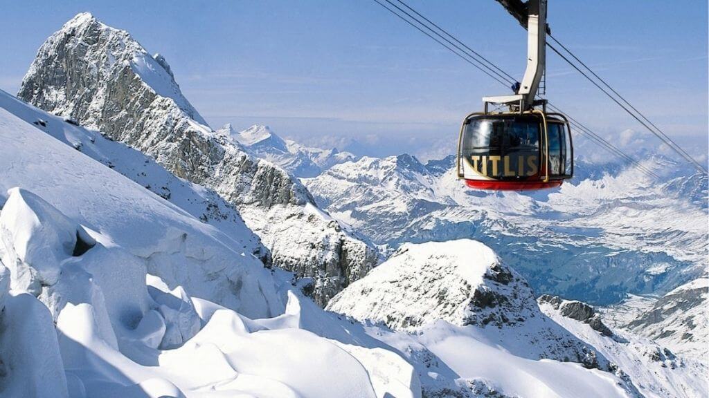 Núi Titlis quanh năm phủ đầy tuyết trắng