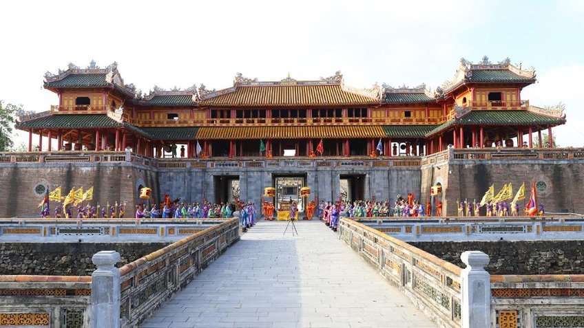Tour du lịch Huế - Bãi biển Lăng Cô 4N3Đ