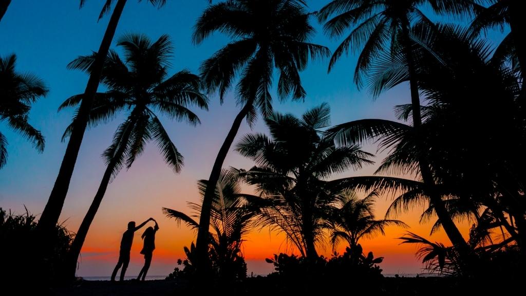 Chiêm ngưỡng hoàng hôn thơ mộng từ Maldives
