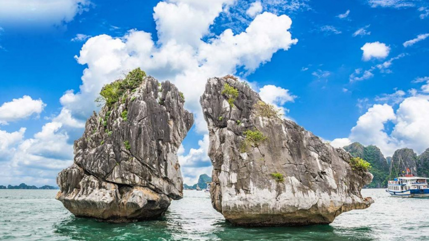 Tour Du Thuyền Hạ Long 5 Sao 2 Ngày 1 Đêm | Nghỉ Dưỡng Trên Vịnh Hạ Long