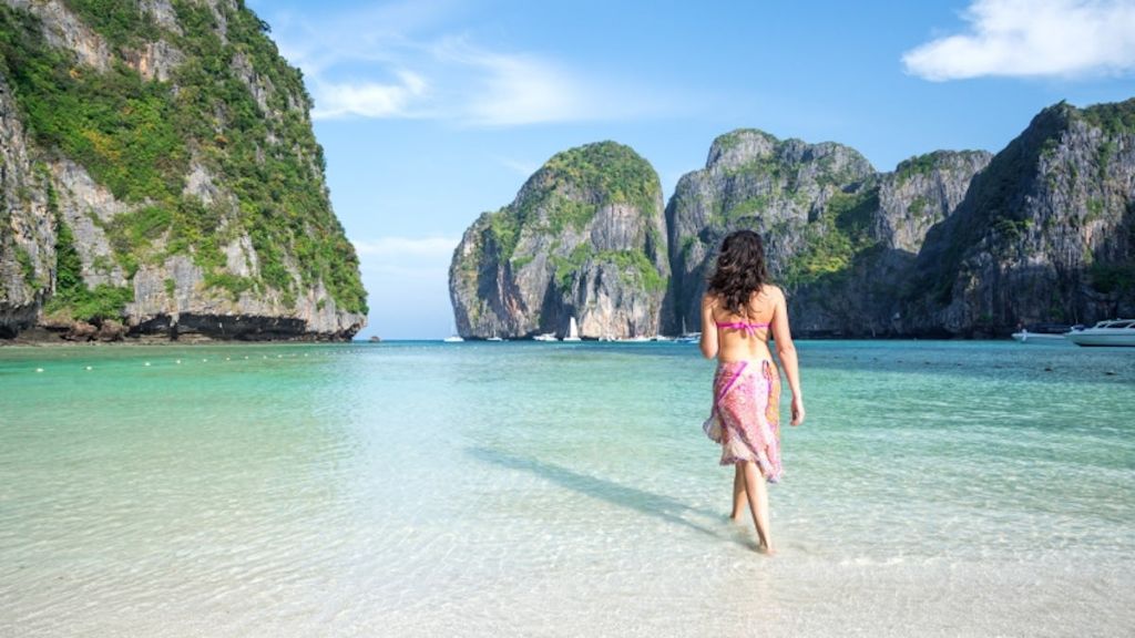 Đắm chìm trong thiên đường biển tại đảo Phi Phi