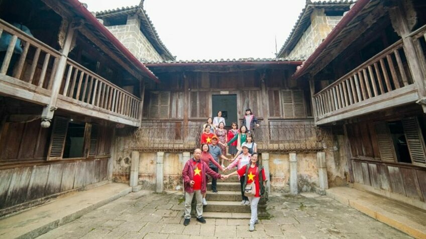 Tour Hà Giang 3N2Đ: Đồng Văn - Mã Pì Lèng - Cột Cờ Lũng Cú - Bản Lô Lô Chải