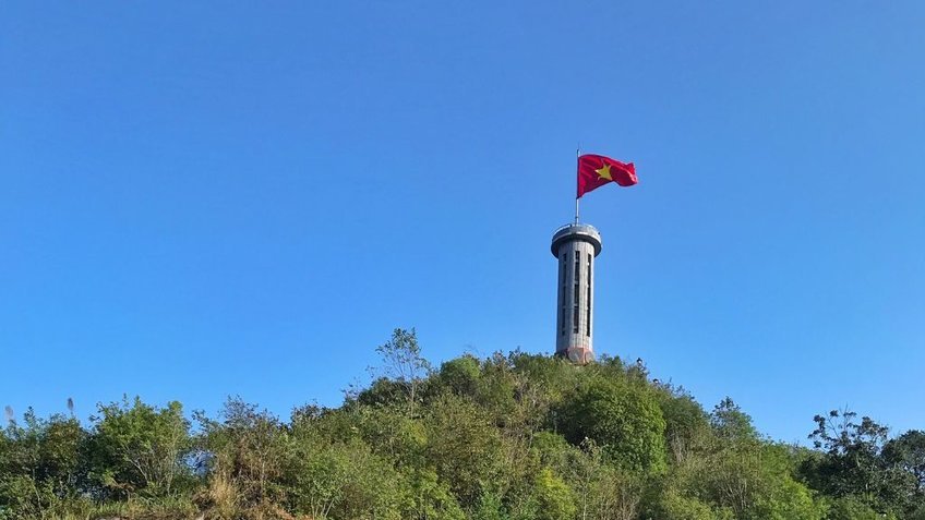 Tour Hà Giang 3N2Đ: Đồng Văn - Mã Pì Lèng - Cột Cờ Lũng Cú - Bản Lô Lô Chải