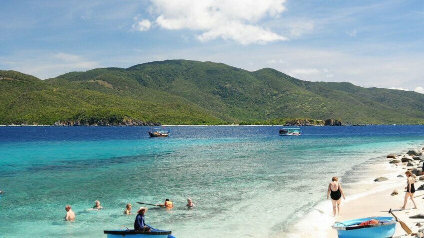 Tour Hà Nội – Nha Trang – Đà Lạt 5 Ngày 4 Đêm | Nghỉ Dưỡng Biển Xanh & Thành Phố Ngàn Hoa
