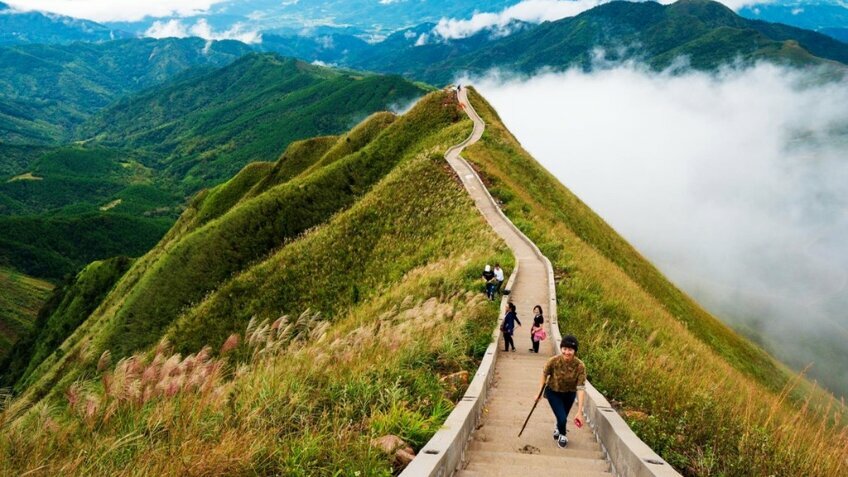 Tour khám phá Hồ Chí Minh - Bình Liêu 4N3Đ