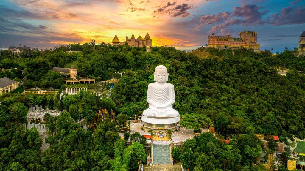 Chiêm bái chùa Linh Ứng Bà Nà Hills linh thiêng