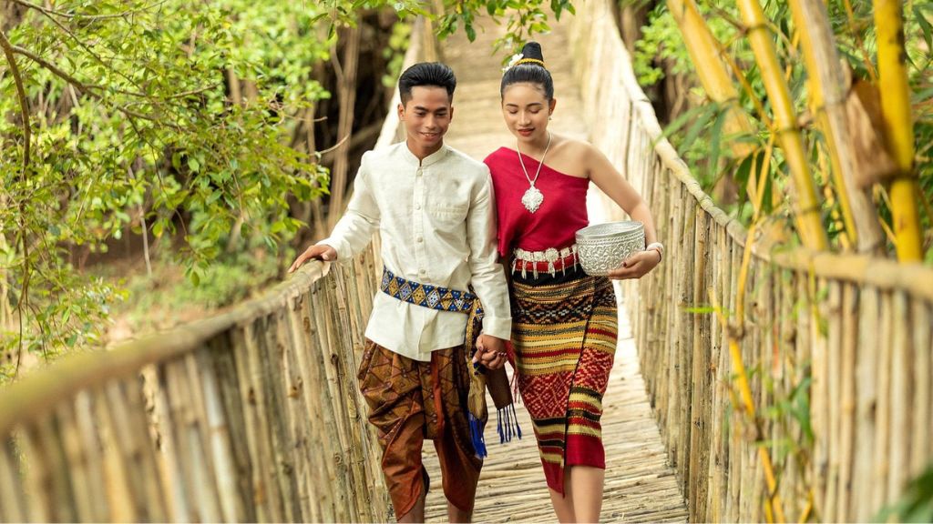Check in trên cây Cầu Treo biểu tượng của Buôn Đôn