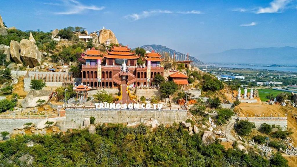 Trùng Sơn Cổ Tự ngôi chùa đẹp nhất Ninh Thuận