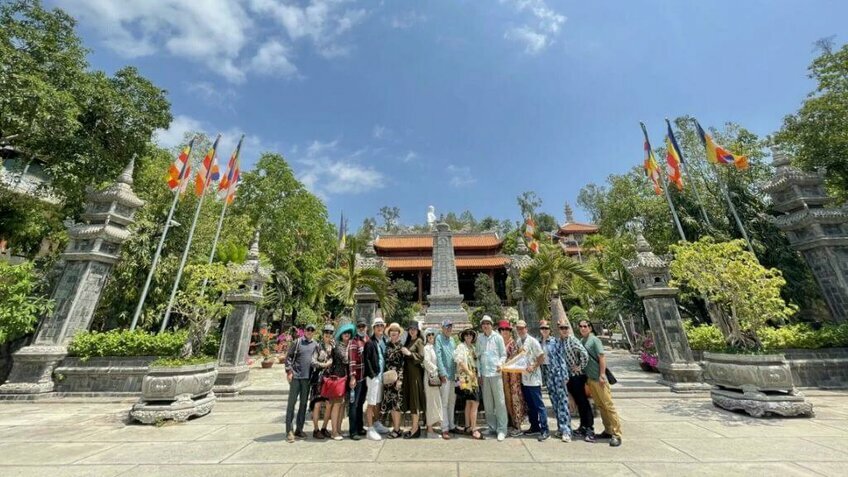 Tour Nha Trang 2N1Đ: Vịnh Nha Trang - City Tour - Trải nghiệm tắm bùn (Đón sân bay)