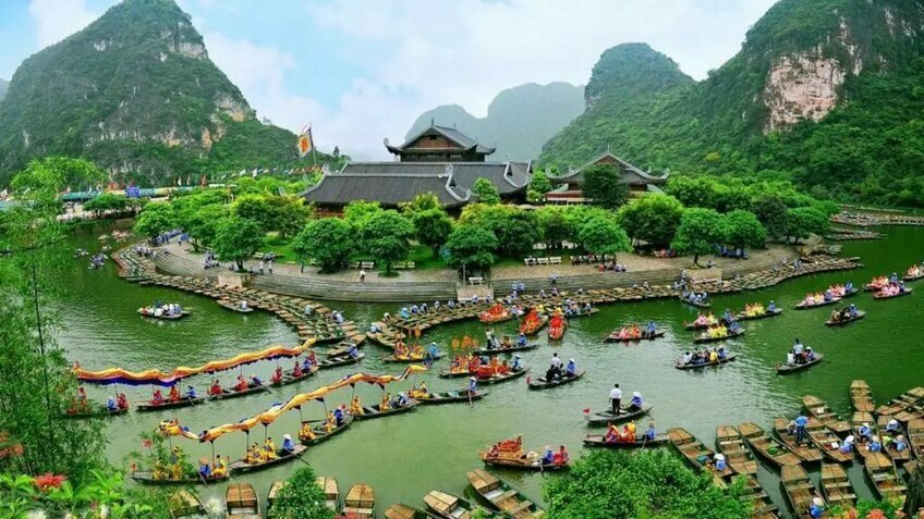 Tour Ninh Bình Tết 2026: Bái Đính - Tràng An - Hang Múa 1N
