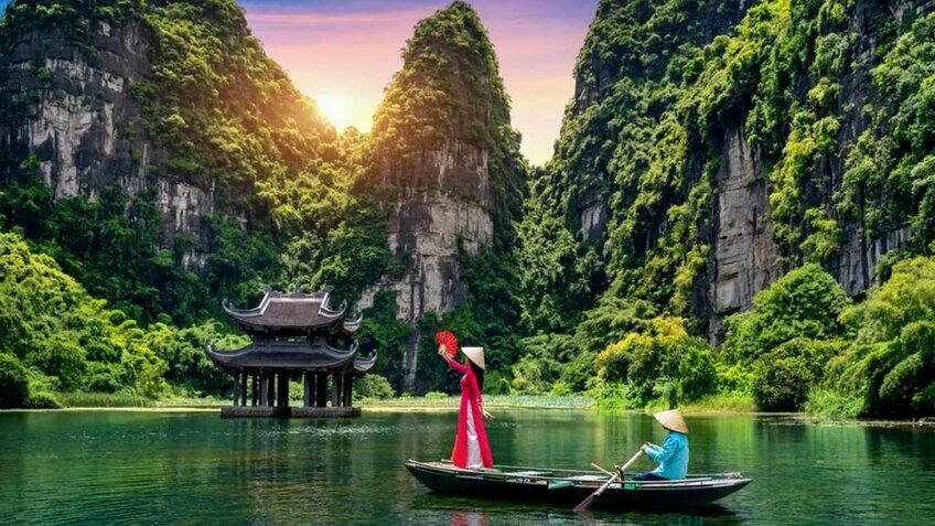 Tour Ninh Bình Tết 2026: Bái Đính - Tràng An - Hang Múa 1N