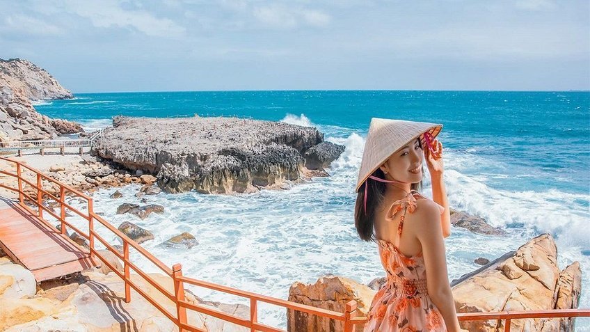 Tour Ninh Thuận 3 ngày 2 đêm: KDL Tanyoli - Vĩnh Hy - Hang Rái - Vườn nho - Đồng cừu