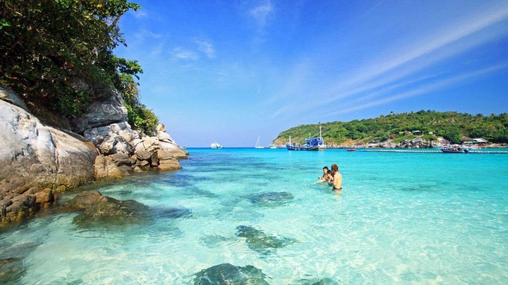Quý khách tự do trải nghiệm Đảo Coral