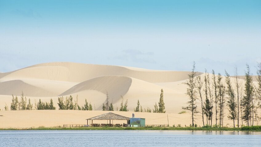 Tour Phan Thiết 2 ngày 1 đêm: Bikini Beach - Jeep Tour - LongBeach Peal (Khởi hành HCM)