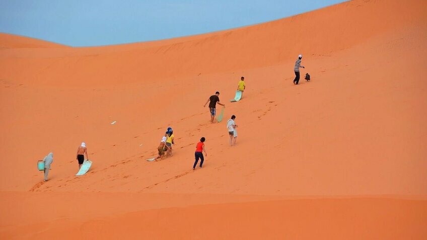 Tour Phan Thiết 2 ngày 1 đêm: Bikini Beach - Jeep Tour - LongBeach Peal (Khởi hành HCM)