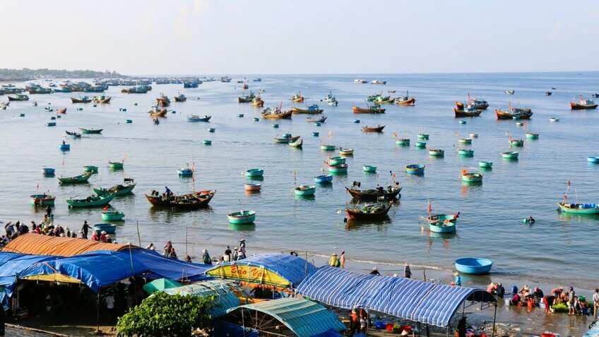 Tour Phan Thiết 2 ngày 1 đêm: Bikini Beach - Jeep Tour - LongBeach Peal (Khởi hành HCM)