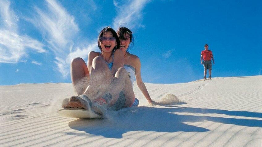 Tour Quảng Bình từ Hà Nội 3N3Đ: Vũng Chùa - Biển Nhật Lệ - Động Thiên Đường - Sông Chày Hang Tối - Đồi Cát - City Tour