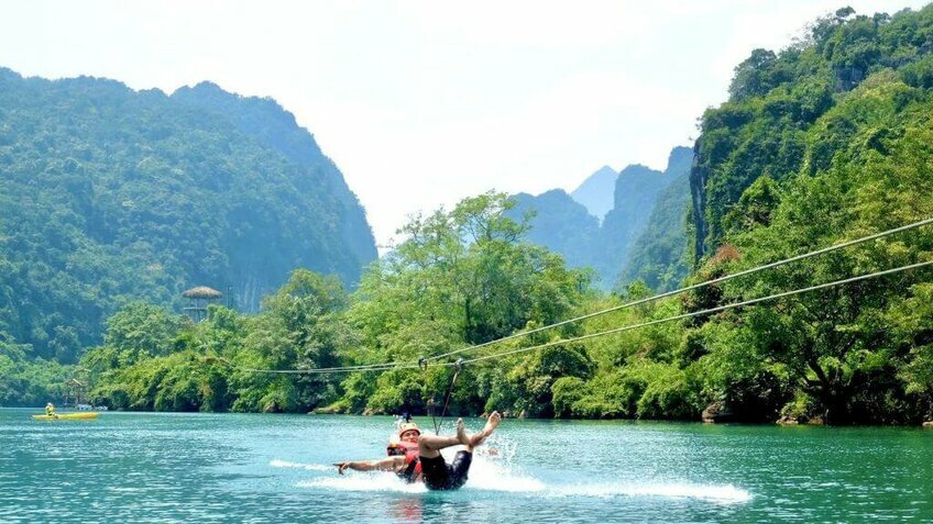 Tour Quảng Bình từ Hà Nội 3N3Đ: Vũng Chùa - Biển Nhật Lệ - Động Thiên Đường - Sông Chày Hang Tối - Đồi Cát - City Tour