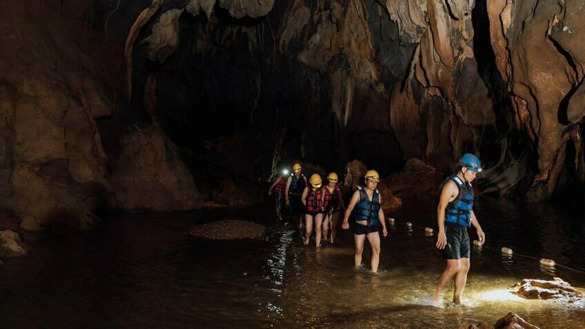 Tour Quảng Bình: Động Thiên Đường - Sông Chày Hang Tối 1 ngày