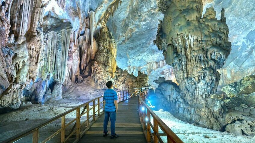 Tour Quảng Bình: Động Thiên Đường - Sông Chày Hang Tối 1 ngày