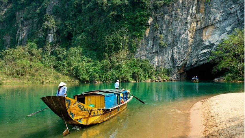 Tour Quảng Bình: Động Thiên Đường - Sông Chày Hang Tối 1 ngày