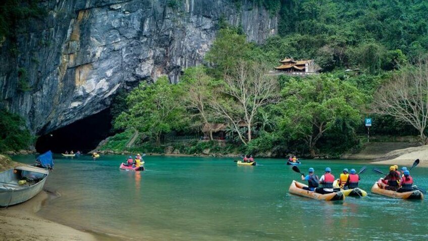 Tour Quảng Bình: Động Thiên Đường - Sông Chày Hang Tối 1 ngày