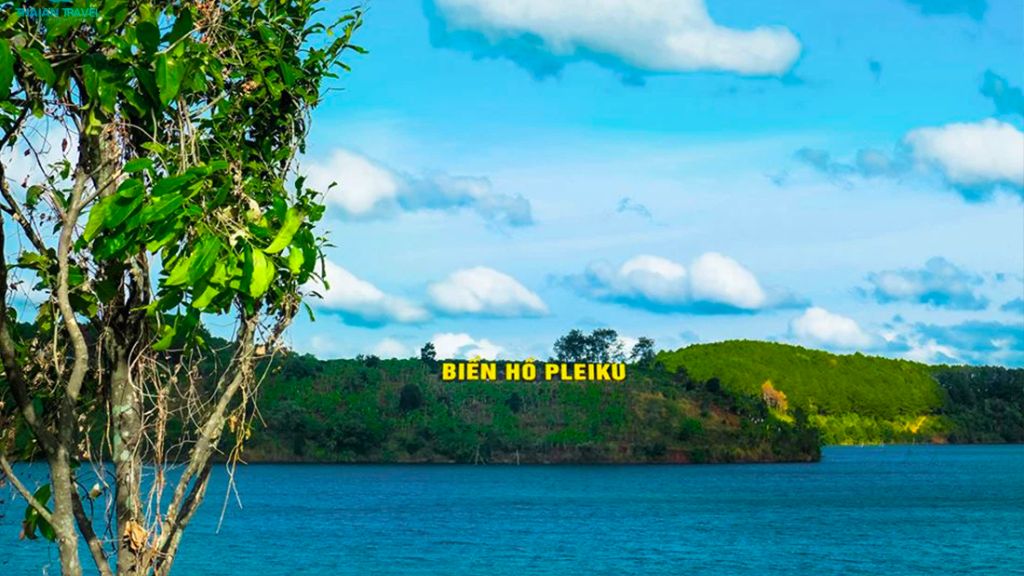 Ghé thăm Biển hồ Pleiku với bầu không khí trong lành