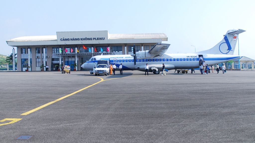 Tour Tây Nguyên đón khách tại Sân bay Pleiku