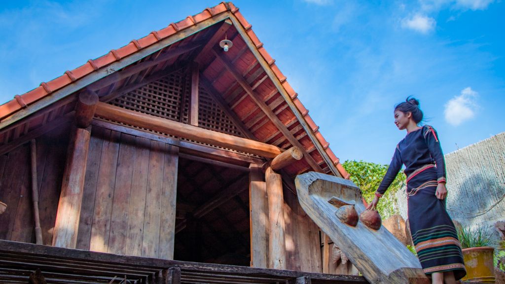 Đến thăm Buôn Ako D'hong tìm hiểu phong tục tập quán của người dân Ê Đê