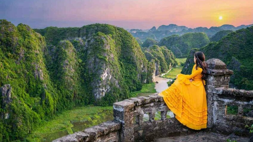 Tour Tết Ninh Bình 2026: Hoa Lư - Tam Cốc - Hang Múa 1N