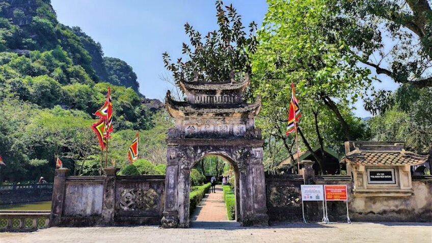 Tour Tết Ninh Bình 2026: Hoa Lư - Tam Cốc - Hang Múa 1N