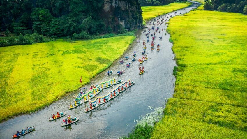 Tour Tết Ninh Bình 2026: Hoa Lư - Tam Cốc - Hang Múa 1N