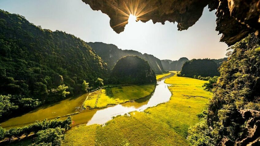 Tour Tết Ninh Bình 2026: Hoa Lư - Tam Cốc - Hang Múa 1N