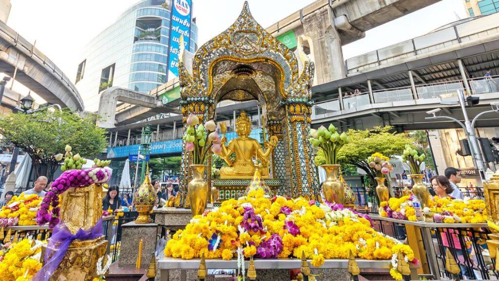Đoàn viếng Phật Bốn Mặt (Tứ Diện Thần)